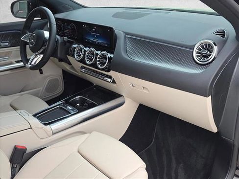 Certified 2025 Mercedes-Benz GLA 250 image 21