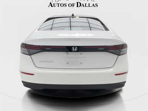 Used 2025 Honda Accord SE image 9