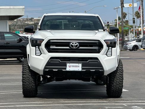 New 2025 Toyota Tacoma SR image 7
