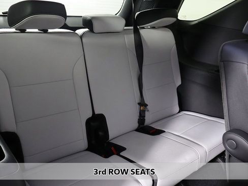 Used 2025 Chevrolet Traverse High Country w/ LPO, Cargo Package image 10