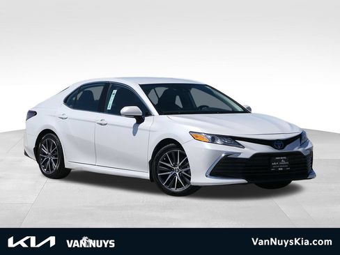 Used 2023 Toyota Camry XLE w/ Protection Package (Q2) (TMS) FWD image 1