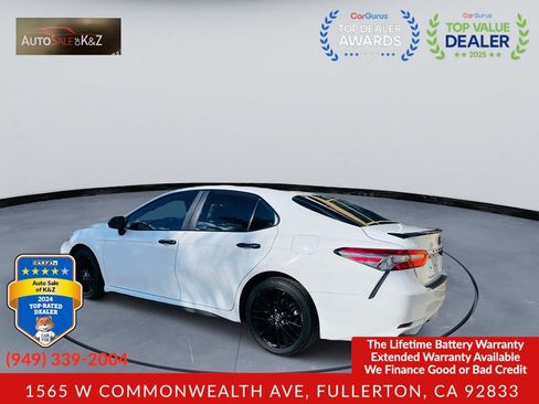 Used 2019 Toyota Camry SE FWD image 4