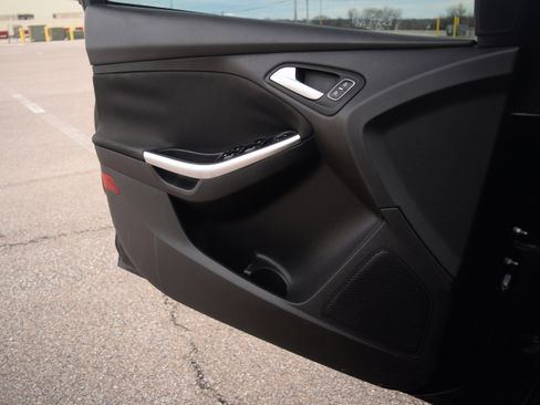 Used 2017 Ford Focus ST image 20