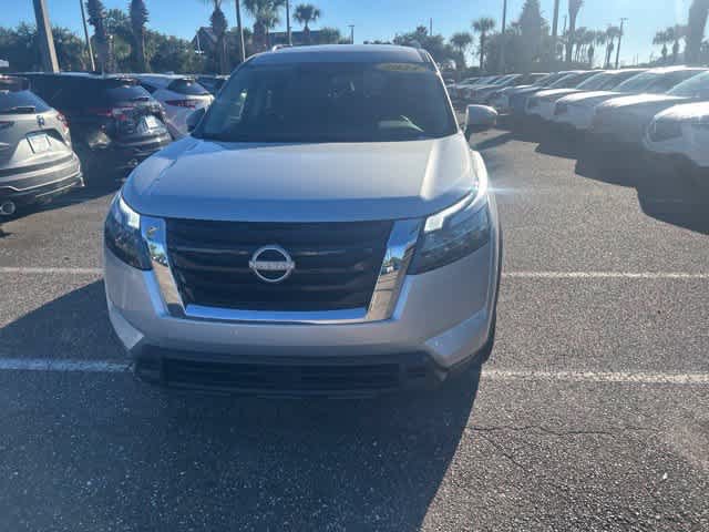 Used 2024 Nissan Pathfinder SV FWD image 5