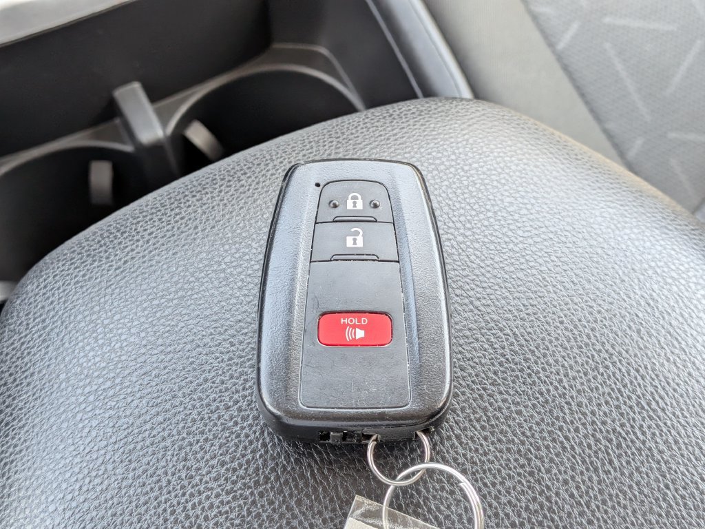 Used 2024 Toyota RAV4 XLE AWD/4WD image 27