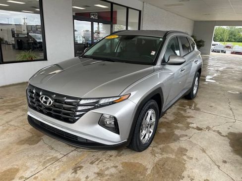 Used 2024 Hyundai Tucson SEL FWD image 2