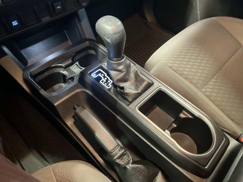 Used 2021 Toyota Tacoma SR w/ SR Convenience Package image 23