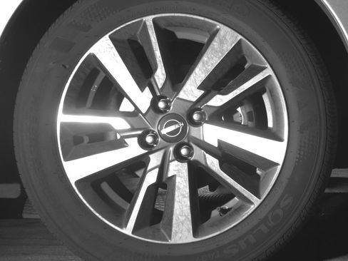 Used 2025 Nissan Versa SV image 13