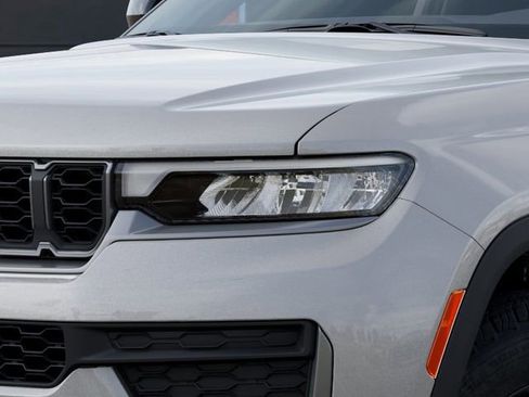 New 2026 Jeep Grand Cherokee L 4WD image 10