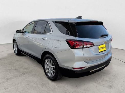 Used 2022 Chevrolet Equinox LT image 3