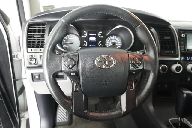 Used 2019 Toyota Sequoia SR5 AWD/4WD image 23