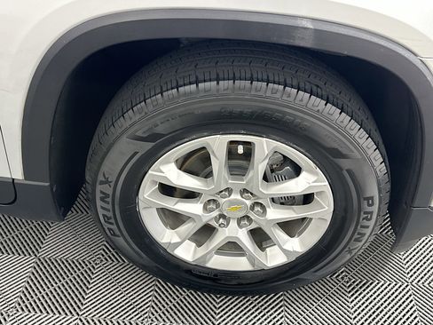 Used 2019 Chevrolet Traverse LS FWD image 11