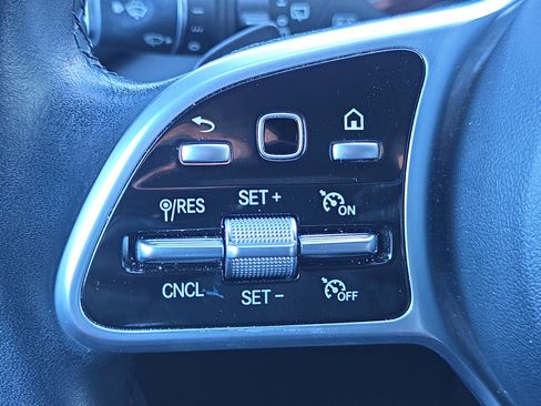 Certified 2021 Mercedes-Benz GLC 300 4MATIC image 17