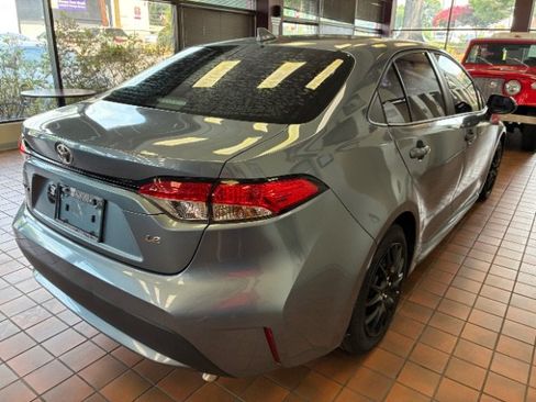 Used 2020 Toyota Corolla LE FWD image 9