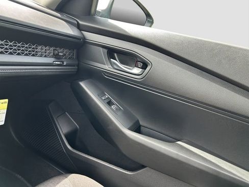 Used 2025 Honda Accord LX image 17