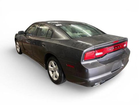 Used 2014 Dodge Charger SE image 3