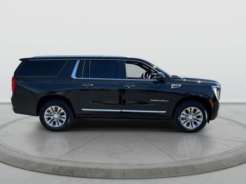 Used 2026 GMC Yukon XL Denali w/ Sun & Power Step Package AWD/4WD image 9