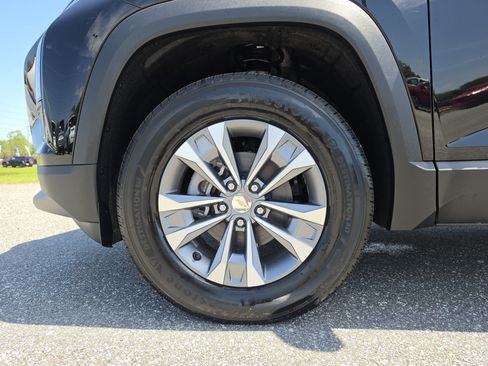 New 2027 Chevrolet Equinox LT w/ Convenience Package II FWD image 38