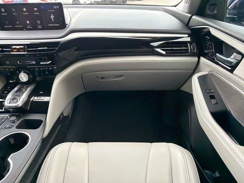 Used 2023 Acura MDX SH-AWD w/ Technology Package image 19