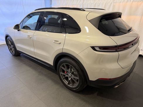 Used 2025 Porsche Cayenne S image 3