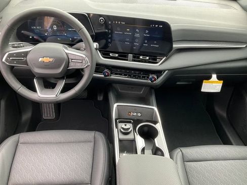 New 2026 Chevrolet Equinox LT w/ Convenience Package II image 12
