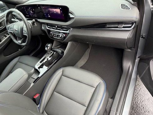 New 2026 Buick Envista Sport Touring w/ Convenience I Package FWD image 17