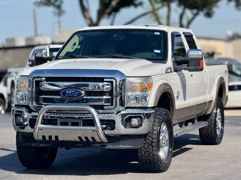 Used 2013 Ford F250 Lariat w/ Lariat Ultimate Pkg image 3