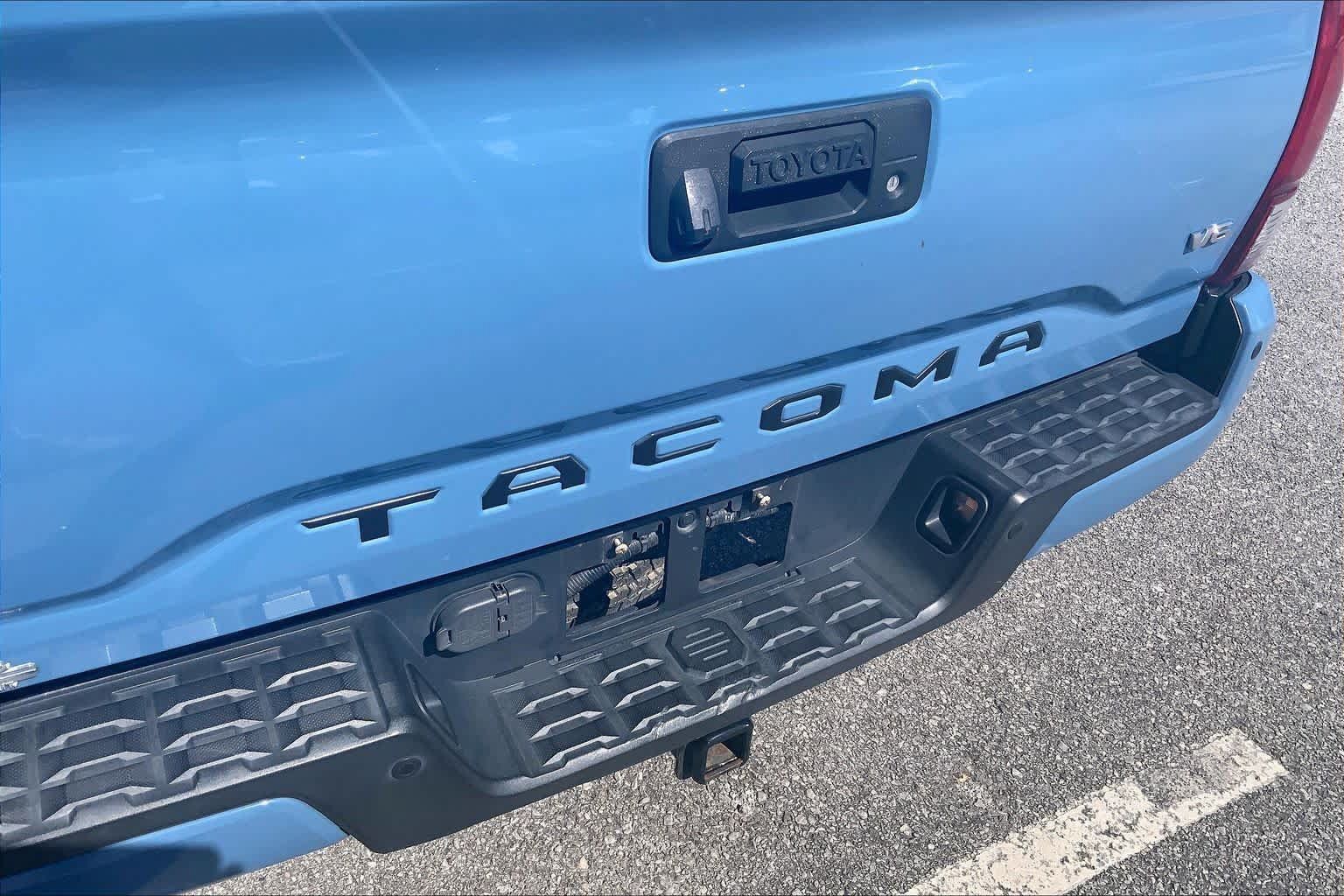 Used 2019 Toyota Tacoma TRD Off-Road w/ Technology Package AWD/4WD image 30