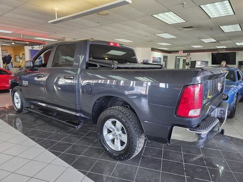 Used 2021 RAM 1500 Classic SLT image 5