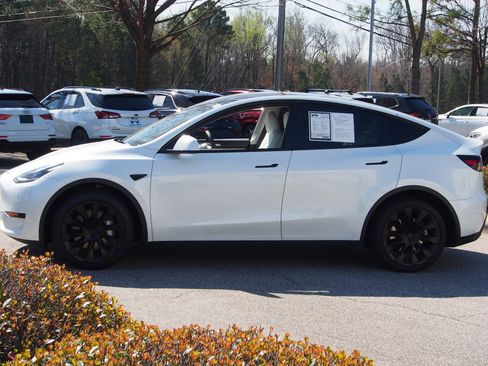 Used 2024 Tesla Model Y Long Range image 5