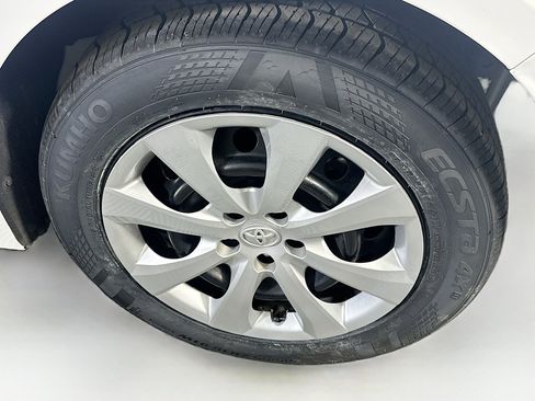 Used 2024 Toyota Corolla LE FWD image 11