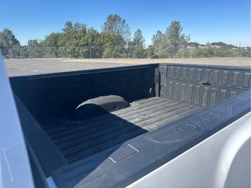 Used 2024 GMC Sierra 2500 SLE w/ SLE Value Package; AWD/4WD image 9