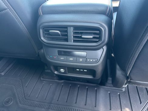 Used 2024 Honda Pilot TrailSport image 38