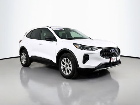 Used 2025 Ford Escape Active AWD/4WD image 1
