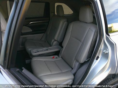 Used 2015 Toyota Highlander Limited image 22
