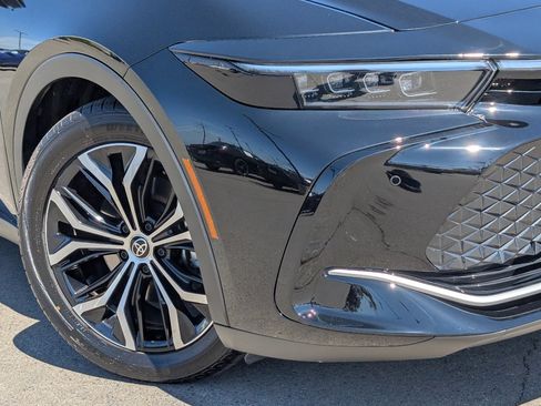 Used 2024 Toyota Crown XLE image 10