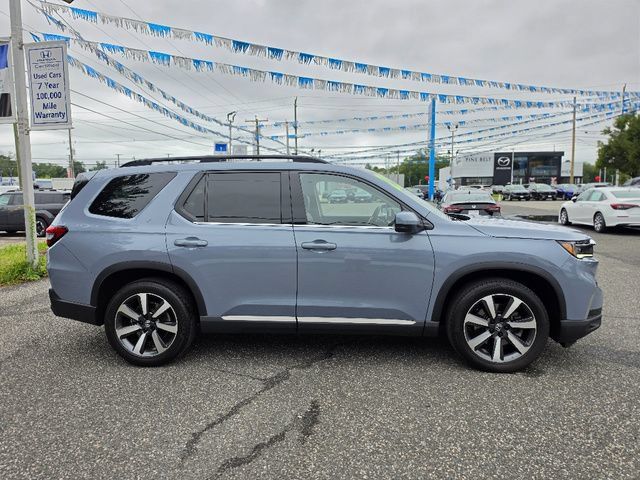 Certified 2025 Honda Pilot Touring image 6
