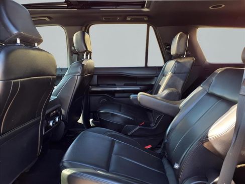 Used 2020 Ford Expedition XLT w/ Equipment Group 202A image 11