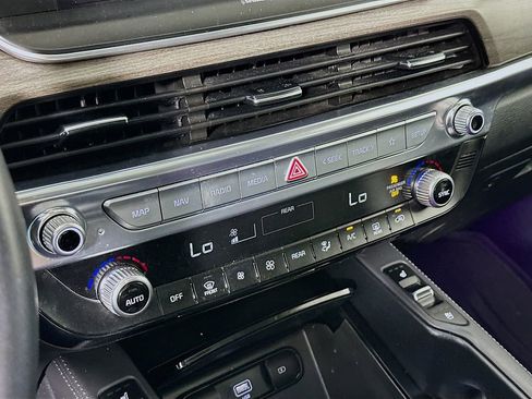 Used 2022 Kia Telluride EX w/ EX Premium Package FWD image 14