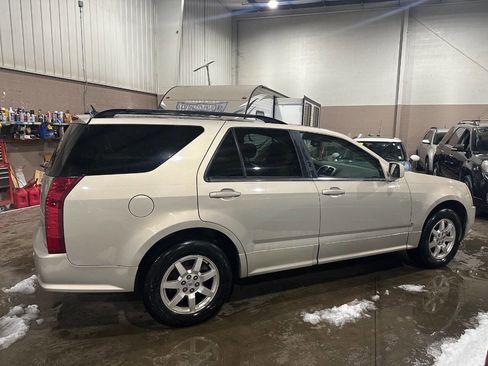 Used 2009 Cadillac SRX AWD w/ Third Row Seating Package image 4