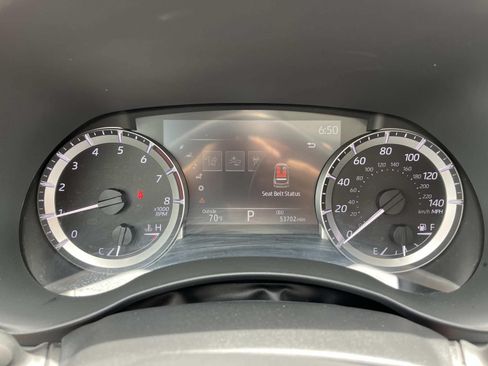 Used 2023 Toyota Highlander XLE AWD/4WD image 39