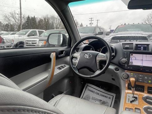 Used 2010 Toyota Highlander Limited image 28