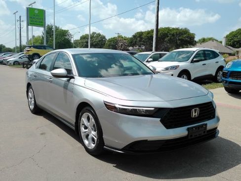 Used 2025 Honda Accord LX image 4