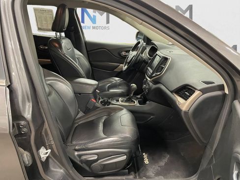 Used 2018 Jeep Cherokee Limited image 15