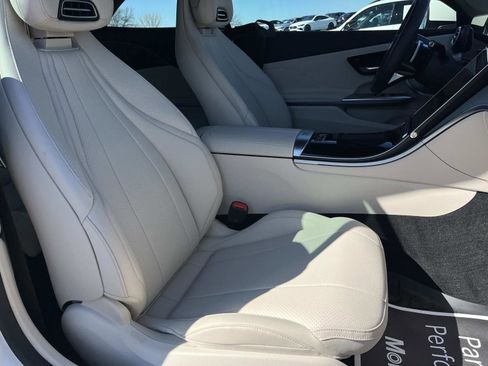 Certified 2025 Mercedes-Benz CLE 300 4MATIC Cabriolet image 17