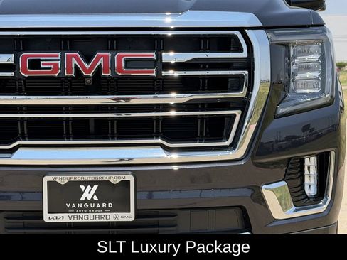 Used 2023 GMC Yukon SLT w/ SLT Premium Package AWD/4WD image 4