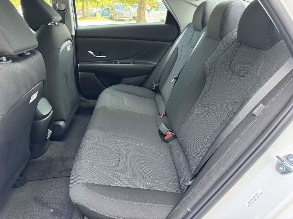 New 2026 Hyundai Elantra SE FWD image 15
