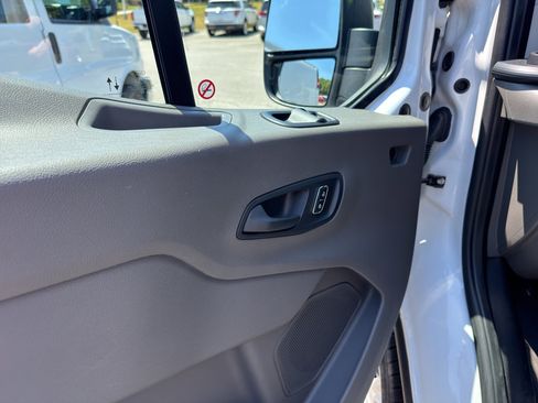 Used 2025 Ford Transit 250 Low Roof w/ Exterior Upgrade Package RWD image 16