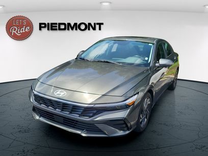 Used 2025 Hyundai Elantra SEL