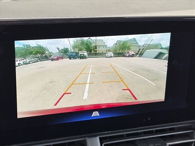Used 2025 Chevrolet Trax LT FWD image 13
